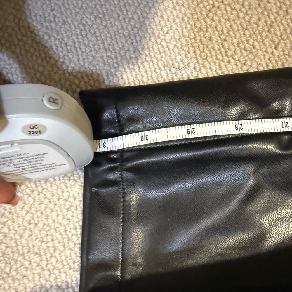 Abercrombie Vegan Leather 90s Straight Ultra High Rise Pant 32/14L Black long - Picture 5 of 6